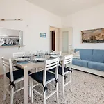 Guesthost - La Casa Al Mare One Step From The