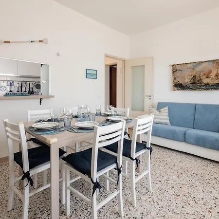 Guesthost - La Casa Al Mare One Step From The