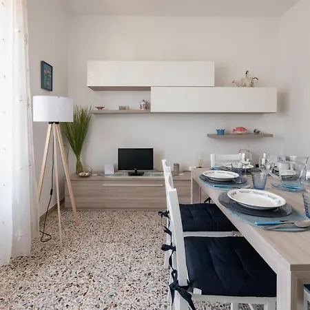 La Casa Al Mare One Step From The Apartment *