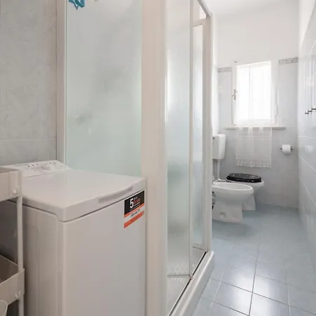 Guesthost - La Casa Al Mare One Step From The